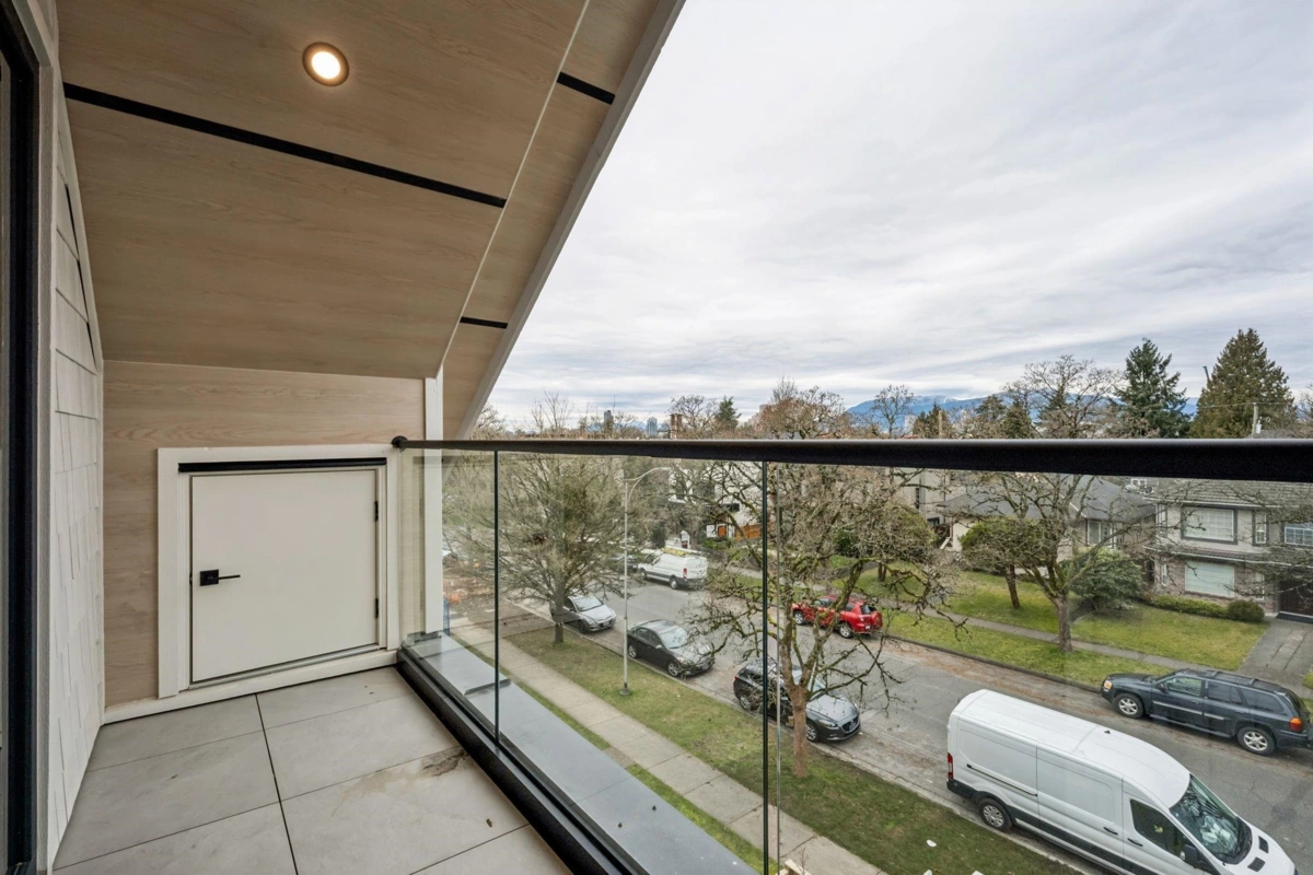 Outdoor Deck Photo of 1 448 W 20th Avenue, Vancouver, BC