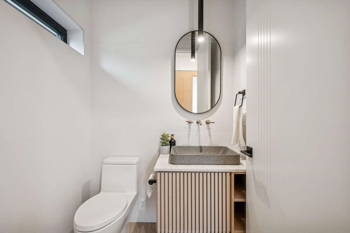 Primary Bedroom Photo of 1 448 W 20th Avenue, Vancouver, BC