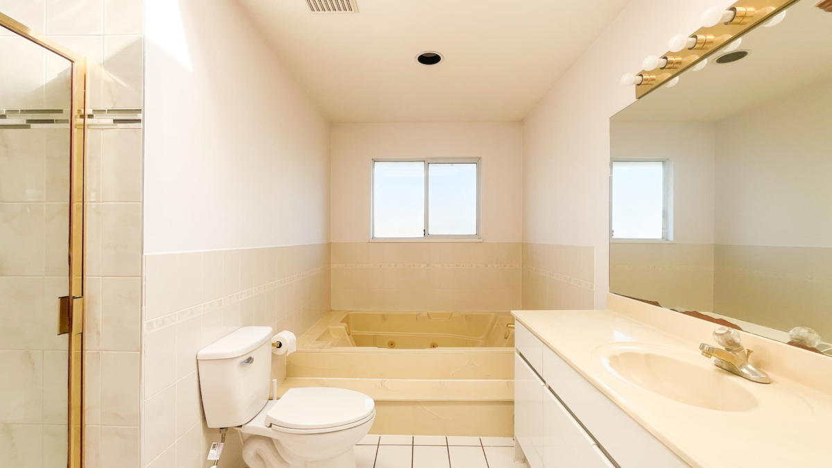 Entry Foyer Photo of 4220 Hall Place, Richmond, BC