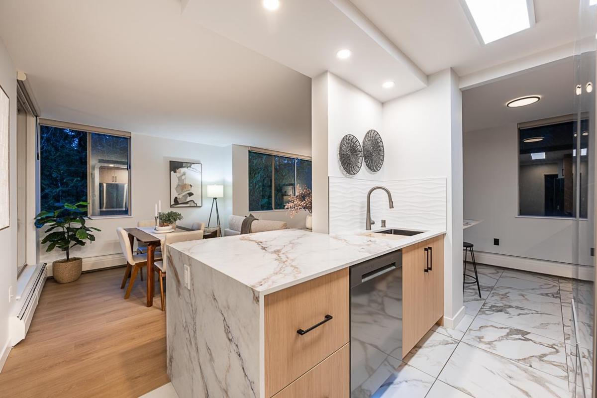 Family Room Photo of 608 2004 Fullerton Avenue, North Vancouver, BC