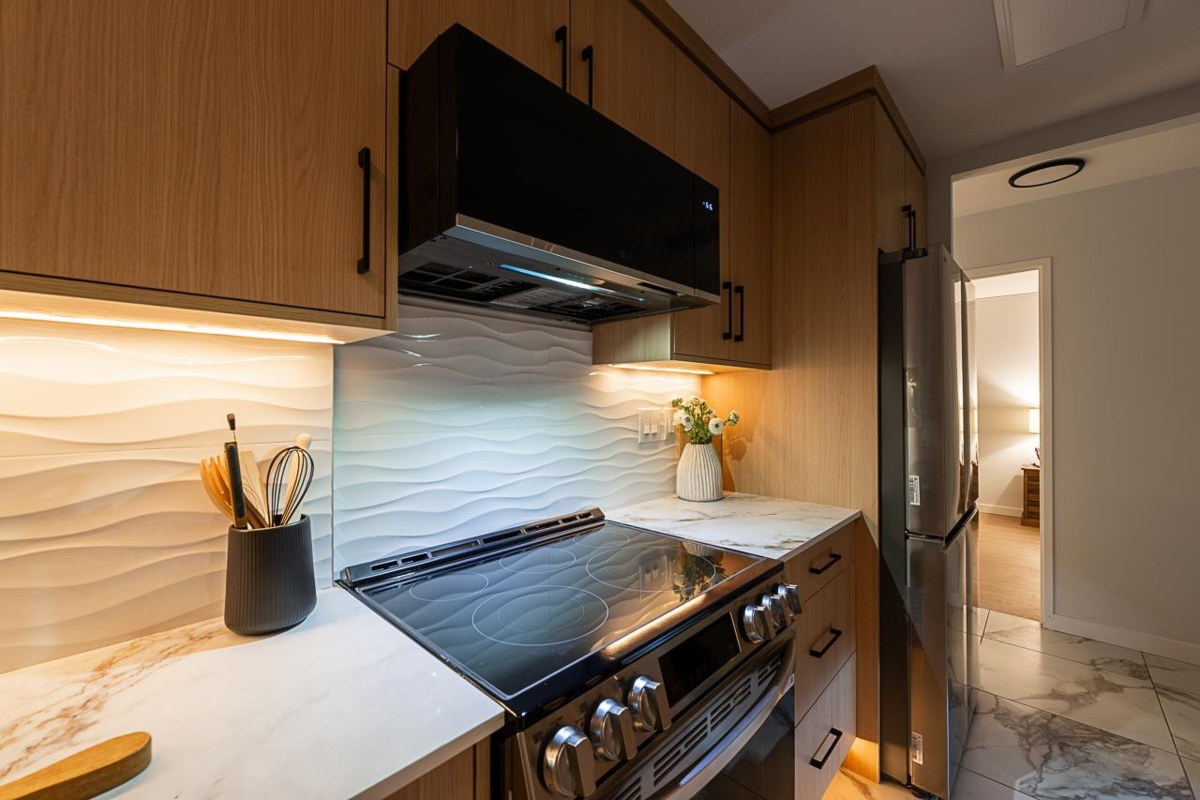 Garage Interior Photo of 608 2004 Fullerton Avenue, North Vancouver, BC