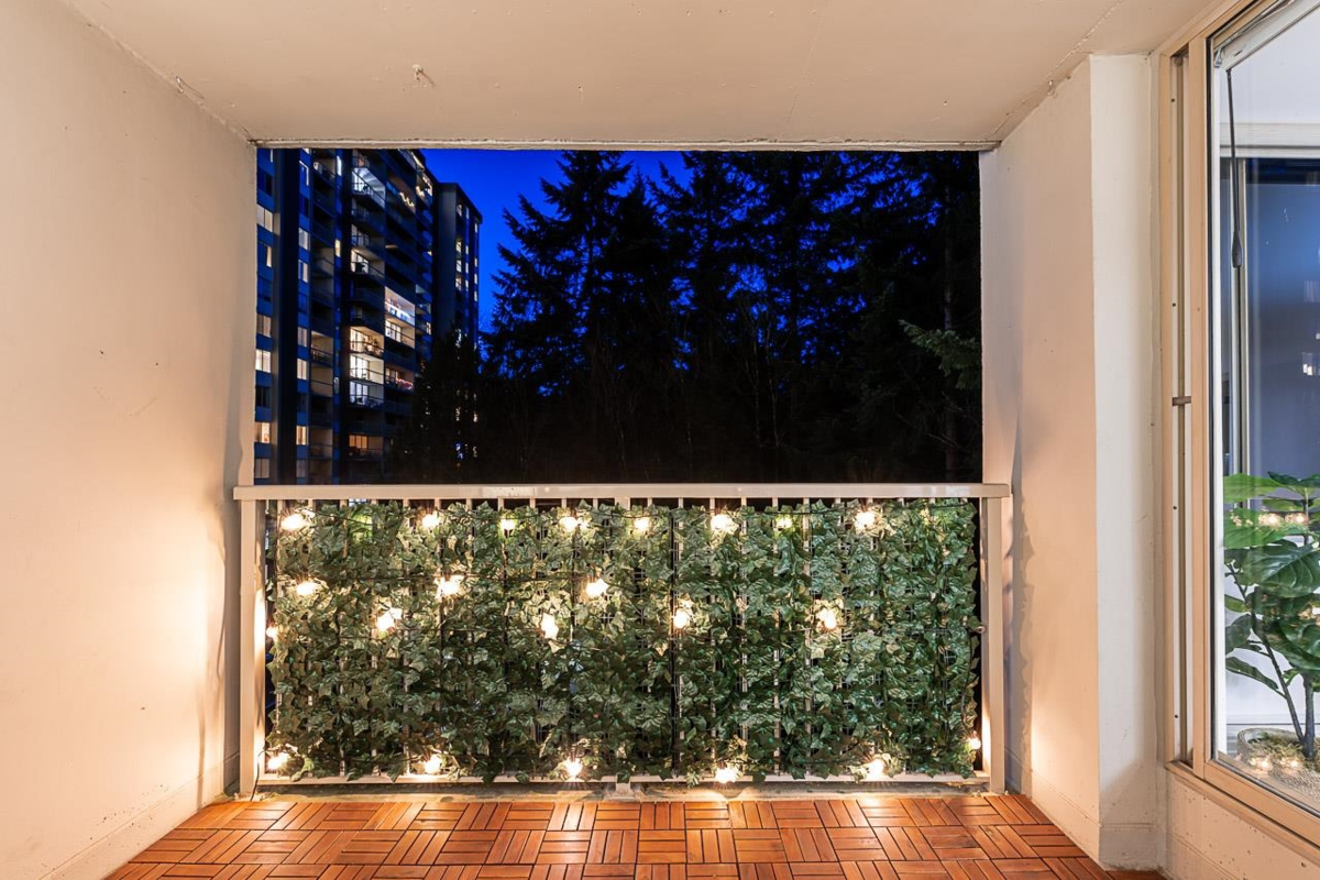 Hot Tub / Spa Photo of 608 2004 Fullerton Avenue, North Vancouver, BC