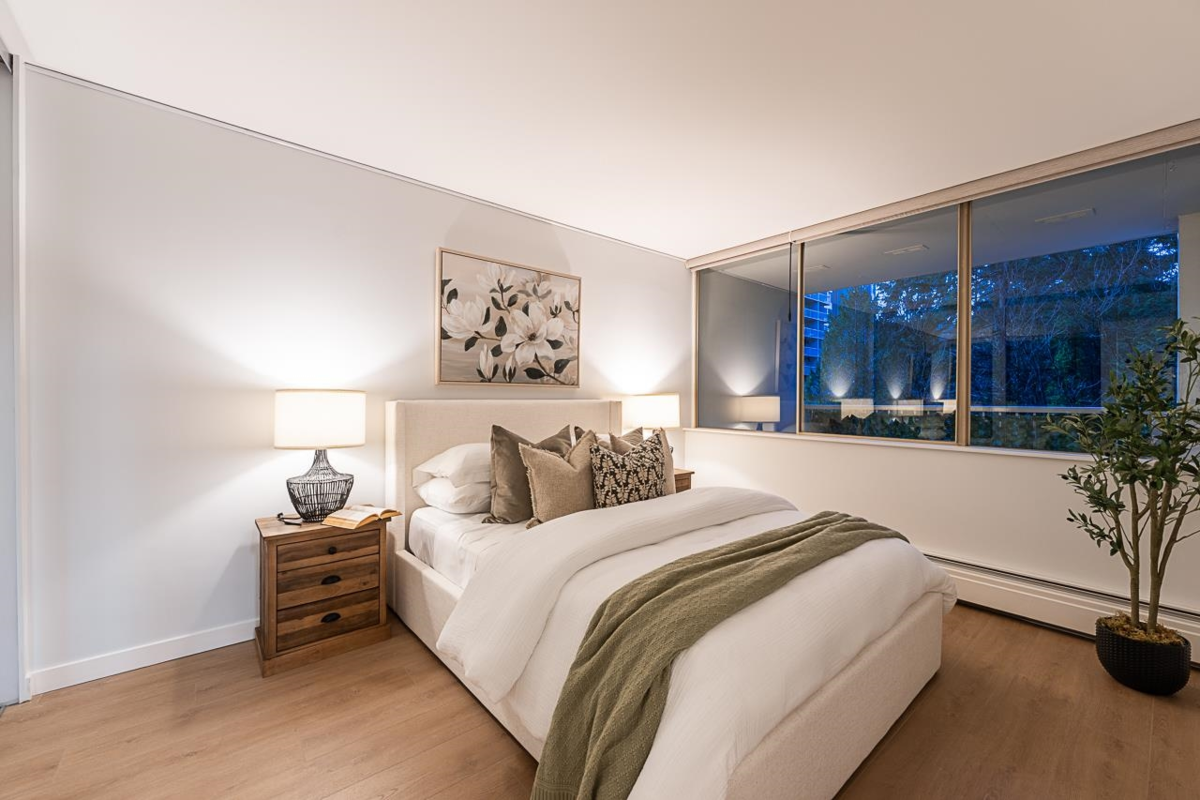 Office / Den Photo of 608 2004 Fullerton Avenue, North Vancouver, BC