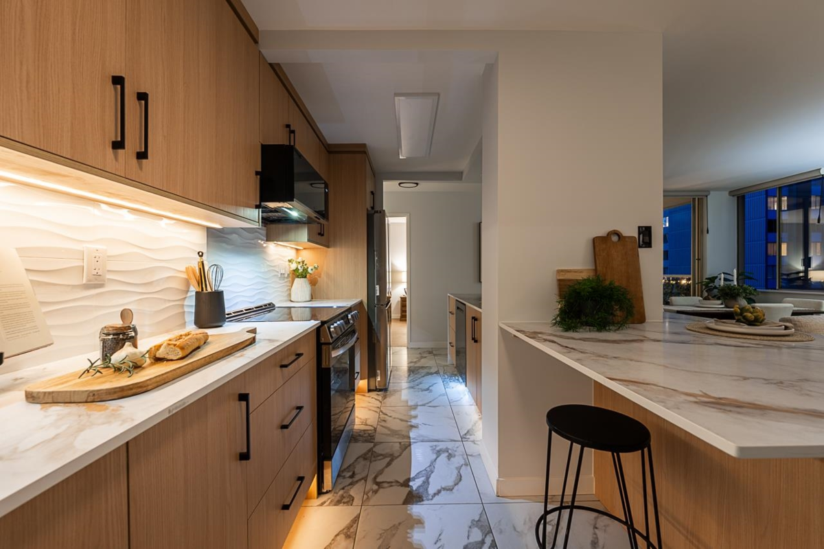 Outdoor Deck Photo of 608 2004 Fullerton Avenue, North Vancouver, BC