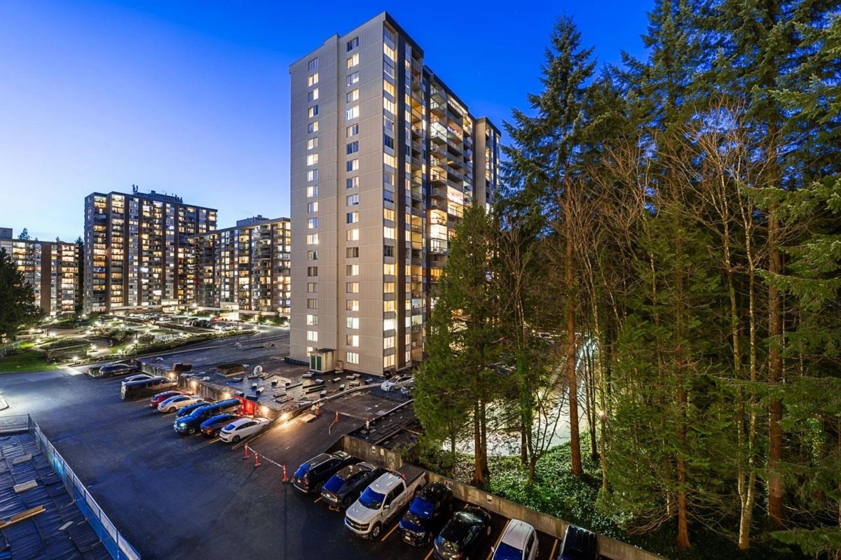 Outdoor Kitchen Photo of 608 2004 Fullerton Avenue, North Vancouver, BC