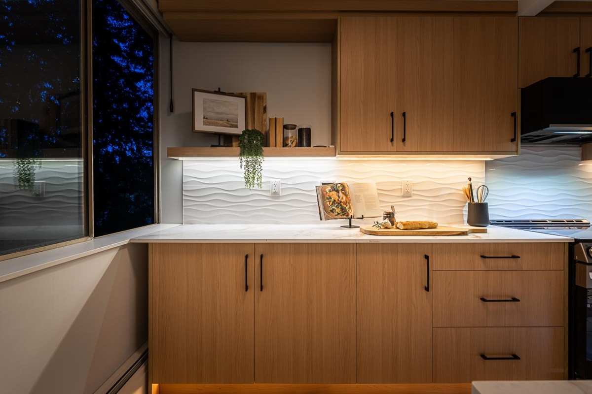 Outdoor Patio Photo of 608 2004 Fullerton Avenue, North Vancouver, BC