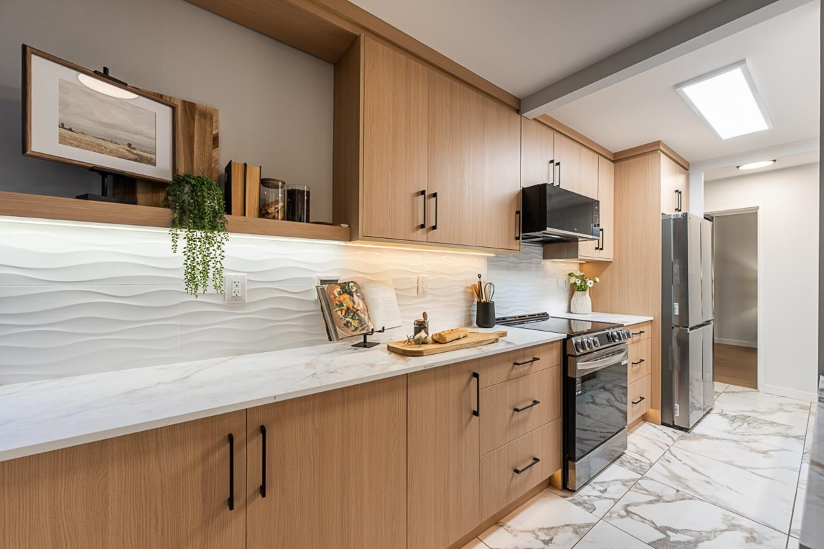 Pantry Photo of 608 2004 Fullerton Avenue, North Vancouver, BC