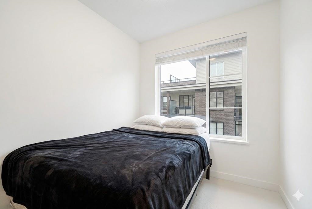 Walk-In Closet Photo of 501 15858 Fraser Highway, Surrey, BC