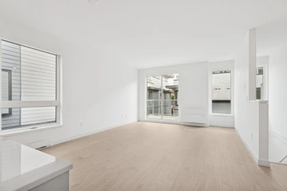 214 921 Grant Street, Coquitlam, BC