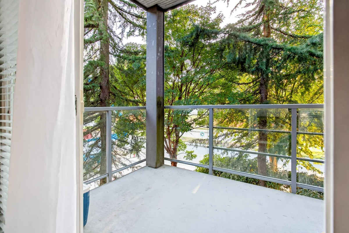 Front Yard Photo of 209 2488 Kelly Avenue, Port Coquitlam, BC