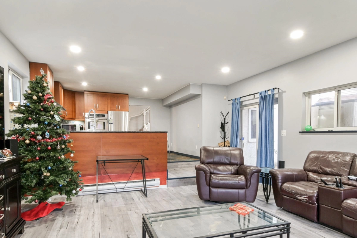 Hallway Photo of 6068 Brooks Crescent, Surrey, BC