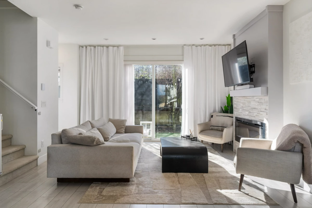 Breakfast Nook Photo of 44 6188 141 Street, Surrey, BC