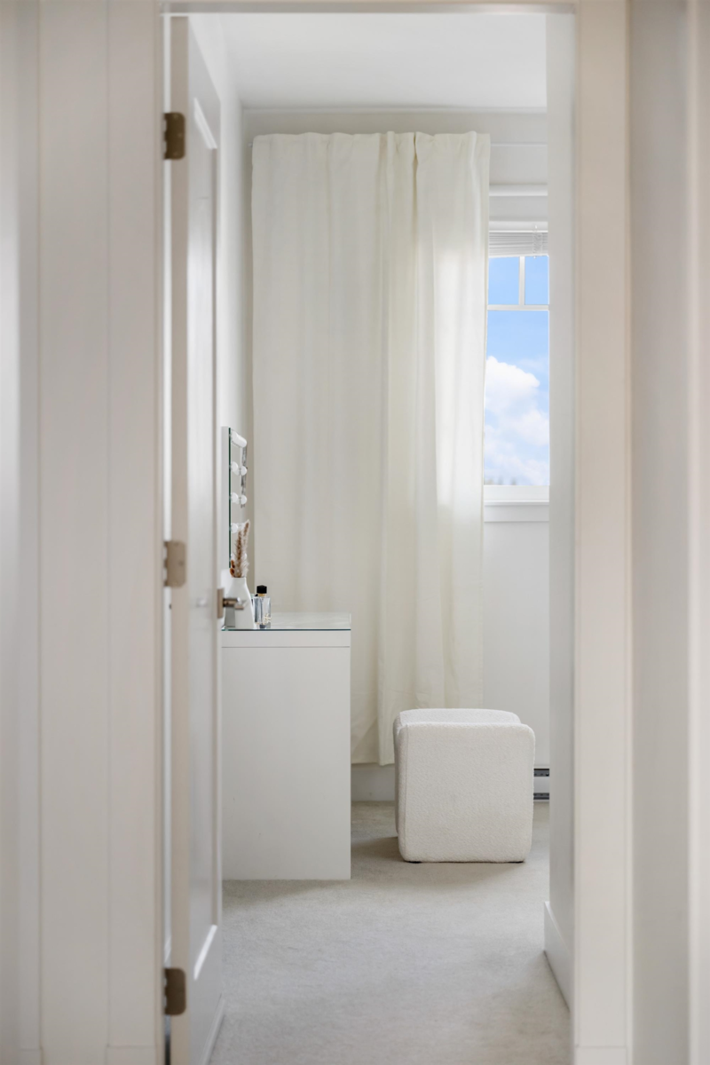 Front Yard Photo of 44 6188 141 Street, Surrey, BC