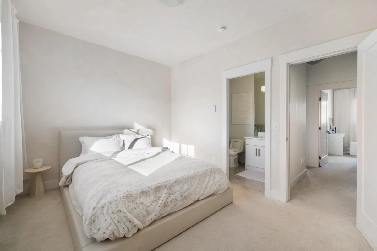 Hallway Photo of 44 6188 141 Street, Surrey, BC