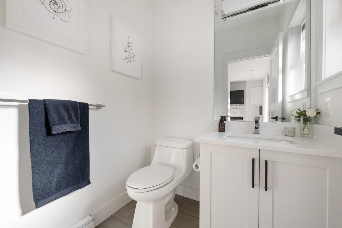 Powder Room Photo of 44 6188 141 Street, Surrey, BC
