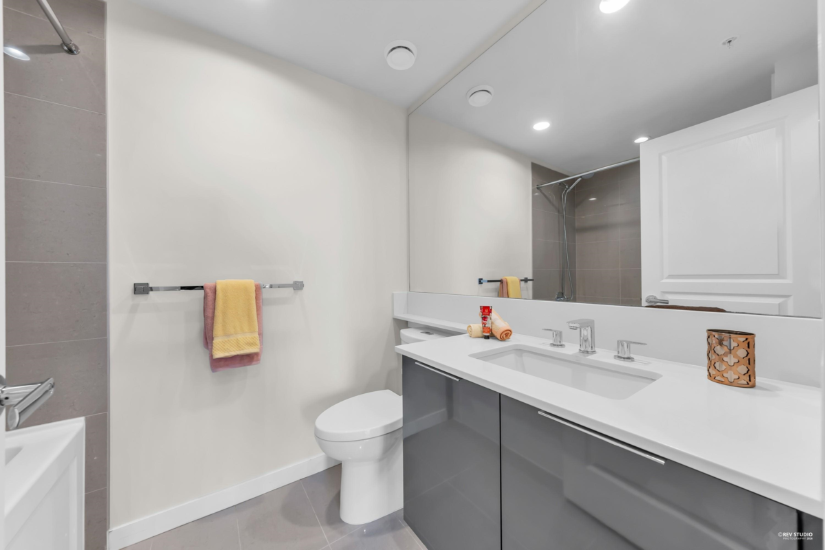 Office / Den Photo of 2404 3096 Windsor Gate, Coquitlam, BC