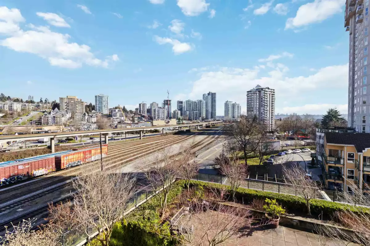 Backyard Photo of 601 1 Renaissance Square, New Westminster, BC