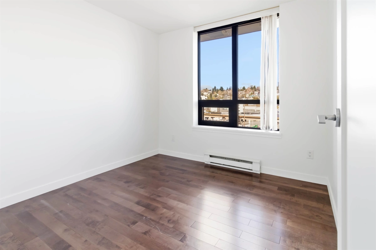 Entry Foyer Photo of 601 1 Renaissance Square, New Westminster, BC