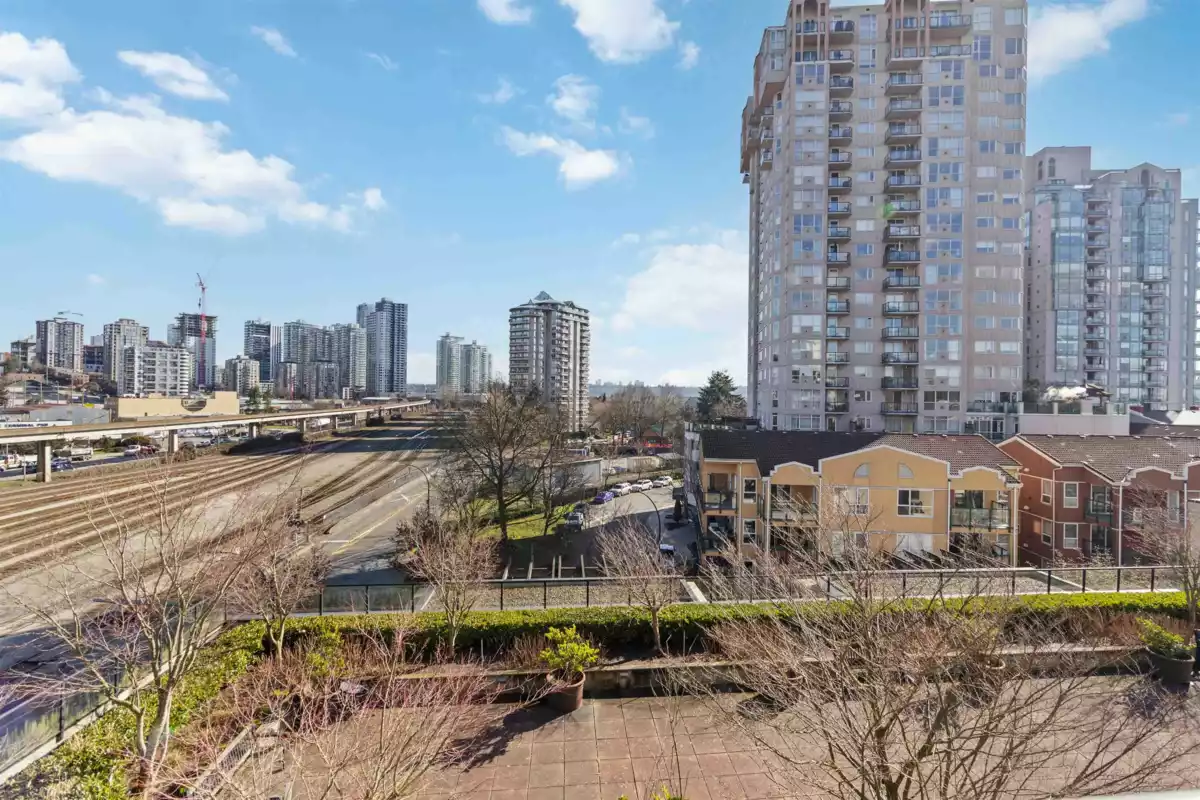 Garden / Landscaping Photo of 601 1 Renaissance Square, New Westminster, BC