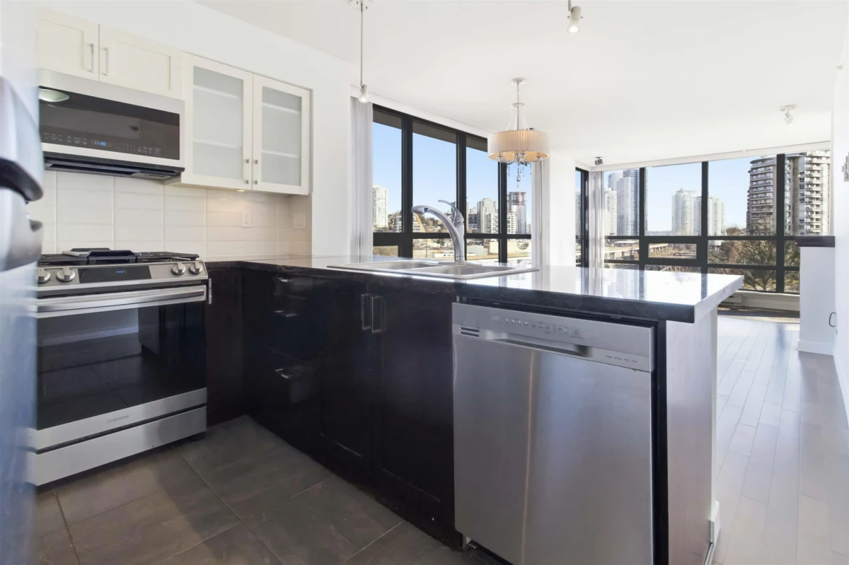 Mudroom Photo of 601 1 Renaissance Square, New Westminster, BC