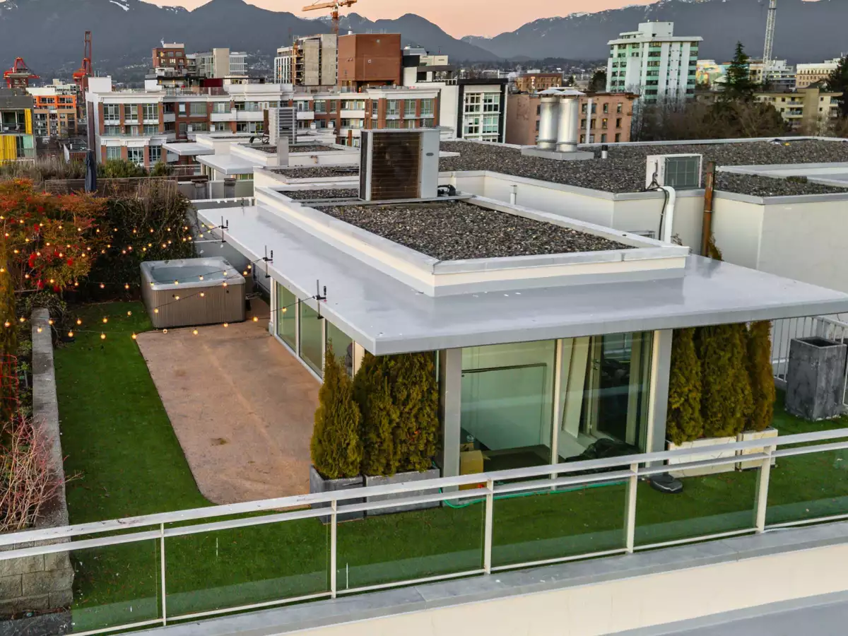 Family Room Photo of 801 221 Union Street, Vancouver, BC