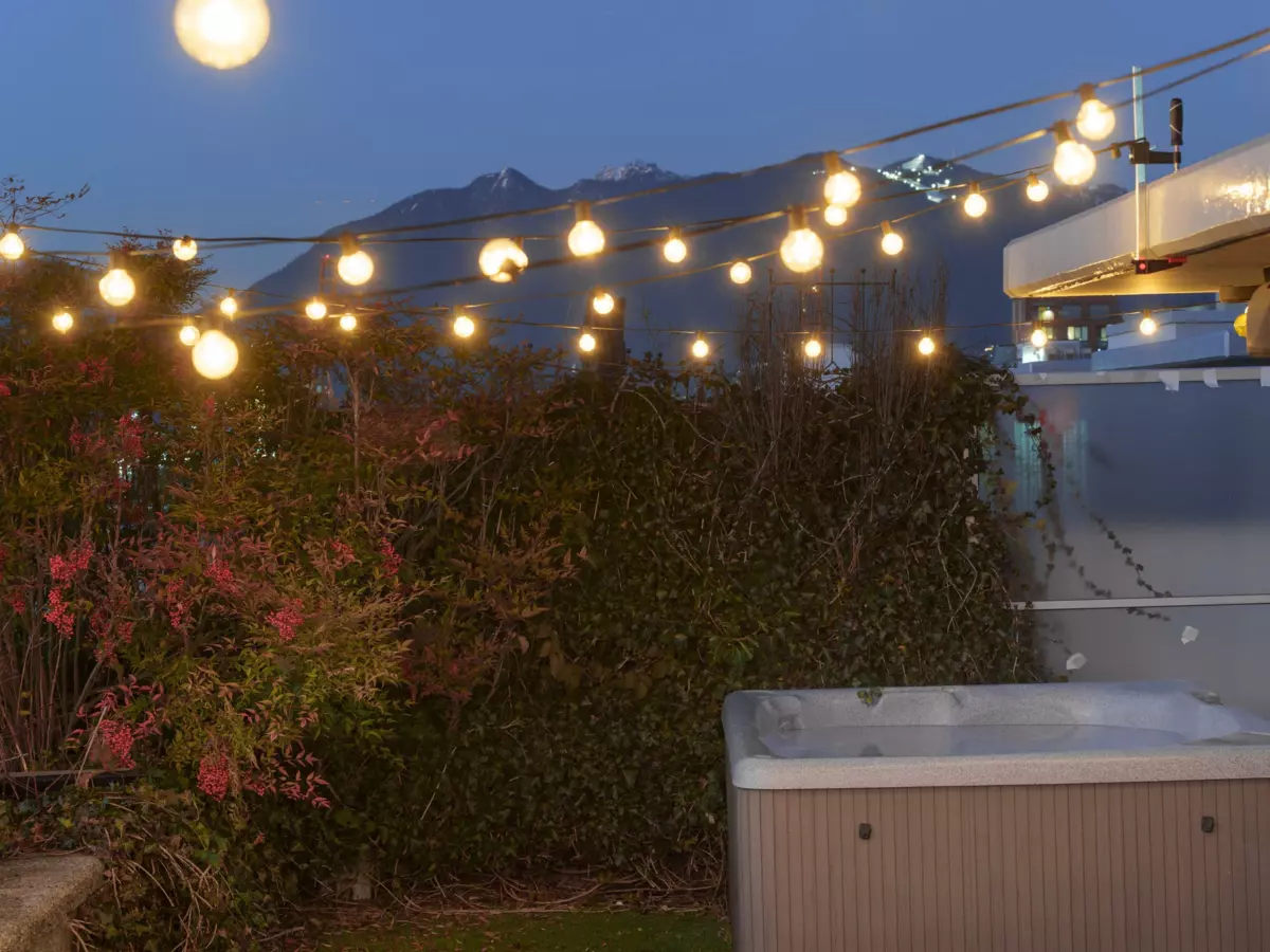 Hot Tub / Spa Photo of 801 221 Union Street, Vancouver, BC