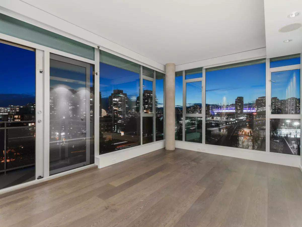 Laundry Room Photo of 801 221 Union Street, Vancouver, BC