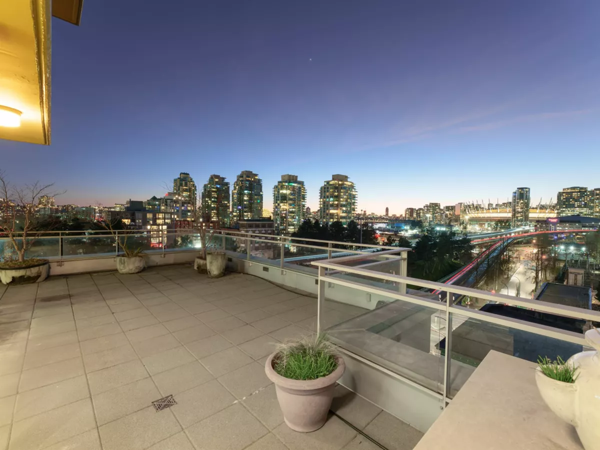 Outdoor Kitchen Photo of 801 221 Union Street, Vancouver, BC