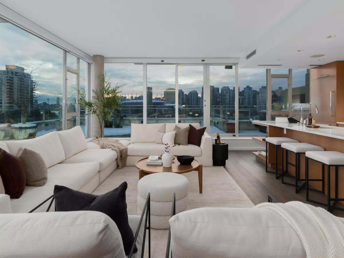 Primary Bathroom Photo of 801 221 Union Street, Vancouver, BC