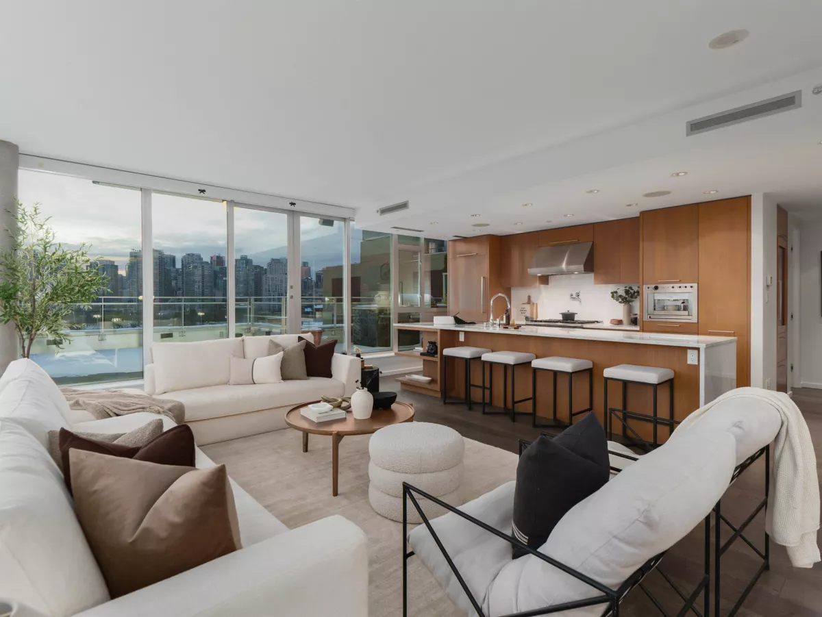 Walk-In Closet Photo of 801 221 Union Street, Vancouver, BC