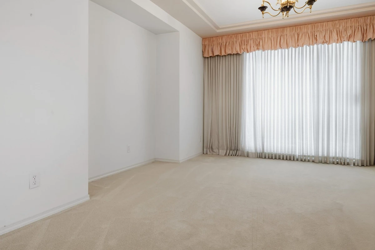 Kitchen Photo of 8 Greystone Place, Port Moody, BC