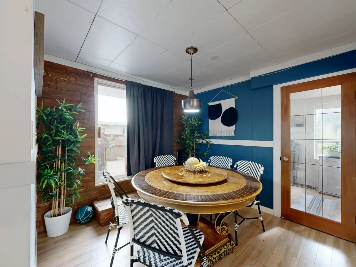 Dining Area Photo of 1504 160 Street, Surrey, BC