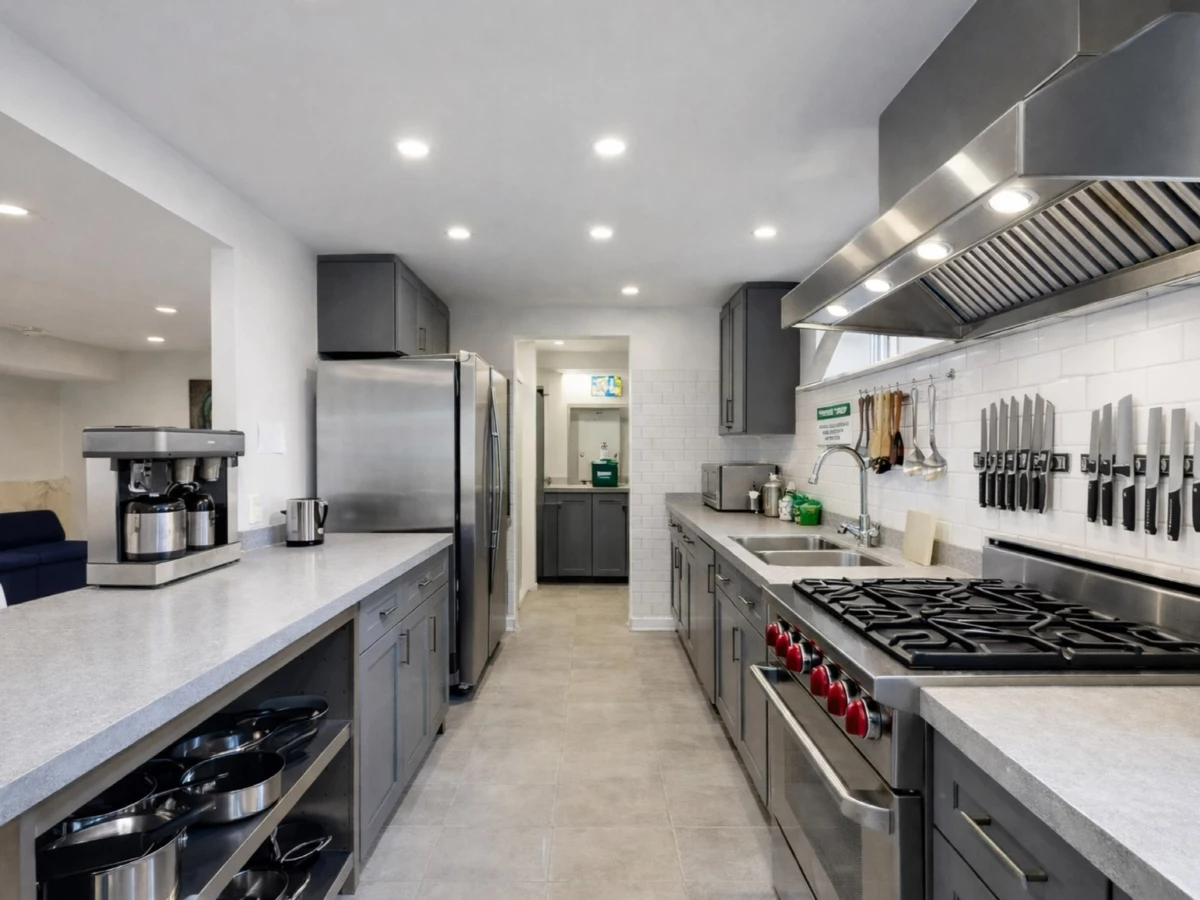 Kitchen Photo of 1504 160 Street, Surrey, BC