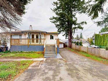 Entry Foyer Photo of 1504 160 Street, Surrey, BC