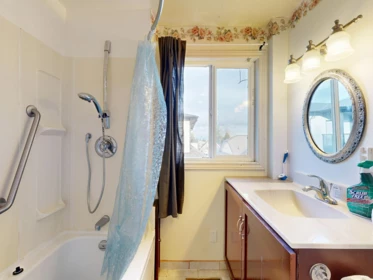 Walk-In Closet Photo of 1504 160 Street, Surrey, BC