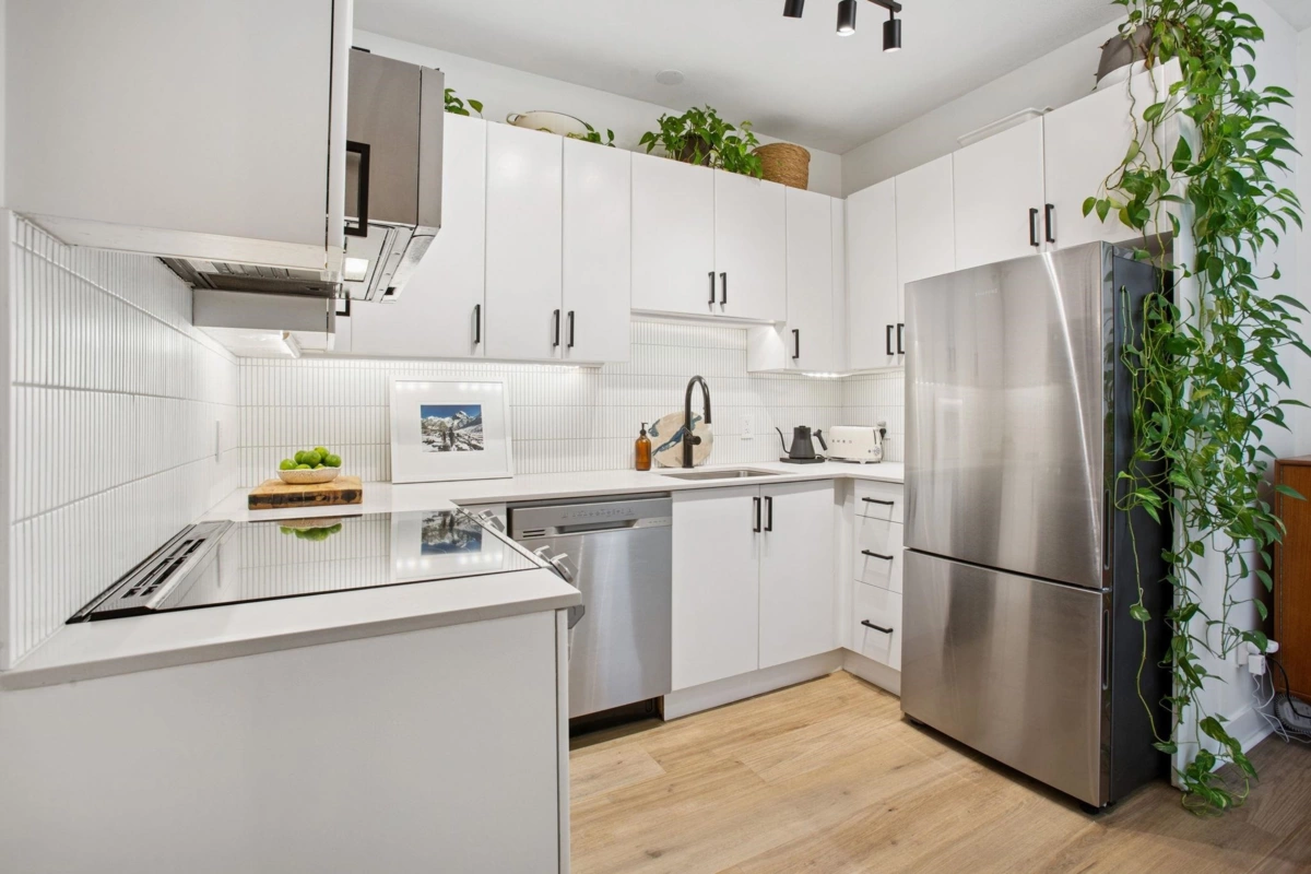 Kitchen Photo of 308 688 E 17th Avenue, Vancouver, BC