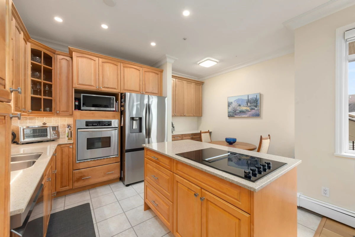 Dining Area Photo of 402 1300 Hunter Road, Delta, BC