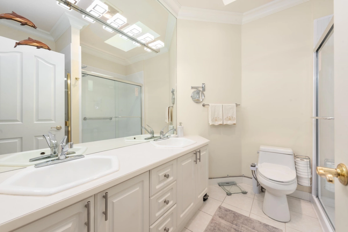 Powder Room Photo of 402 1300 Hunter Road, Delta, BC