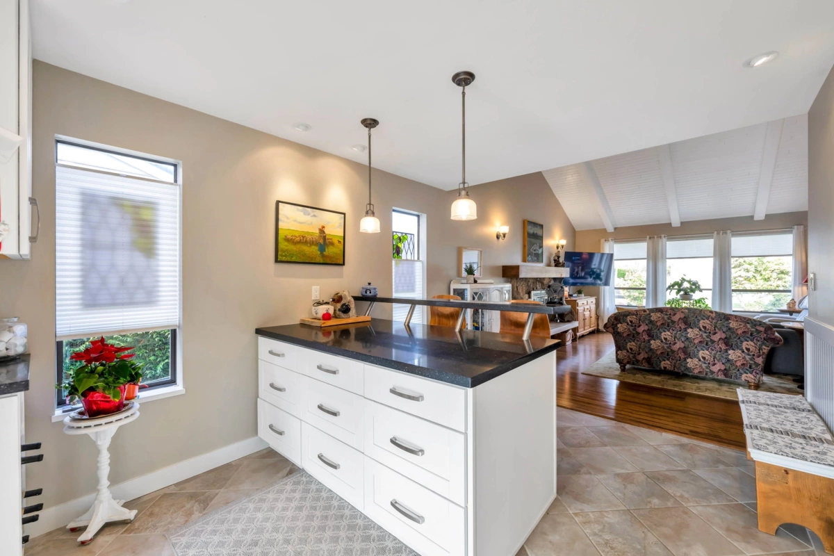Dining Area Photo of 5190 Westminster Avenue, Delta, BC
