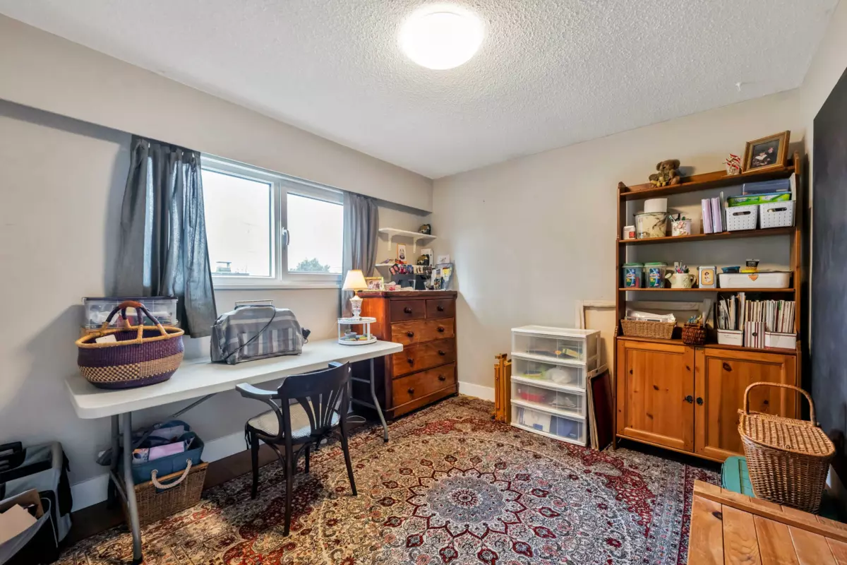 Entry Foyer Photo of 5190 Westminster Avenue, Delta, BC