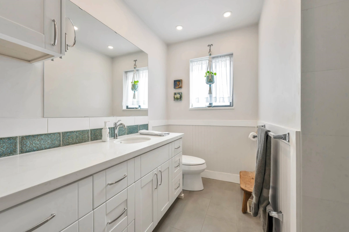 Laundry Room Photo of 5190 Westminster Avenue, Delta, BC