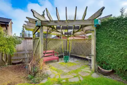 Garden / Landscaping Photo of 5190 Westminster Avenue, Delta, BC