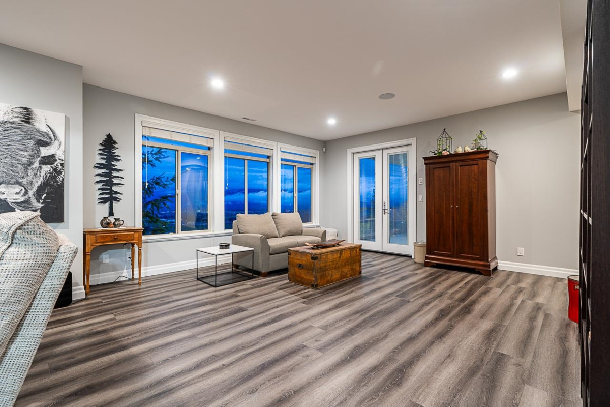 Entry Foyer Photo of 111 51075 Falls Court, Chilliwack, BC