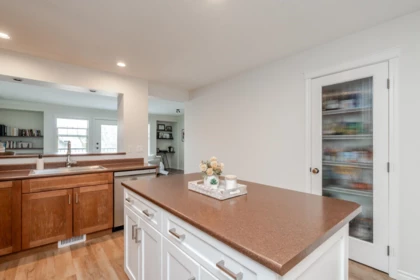 Walk-In Closet Photo of 24 46840 Russell Road, Chilliwack, BC