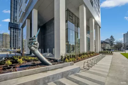 1702 6087 Wilson Avenue, Burnaby, BC, Burnaby — Apartment/Condo for sale