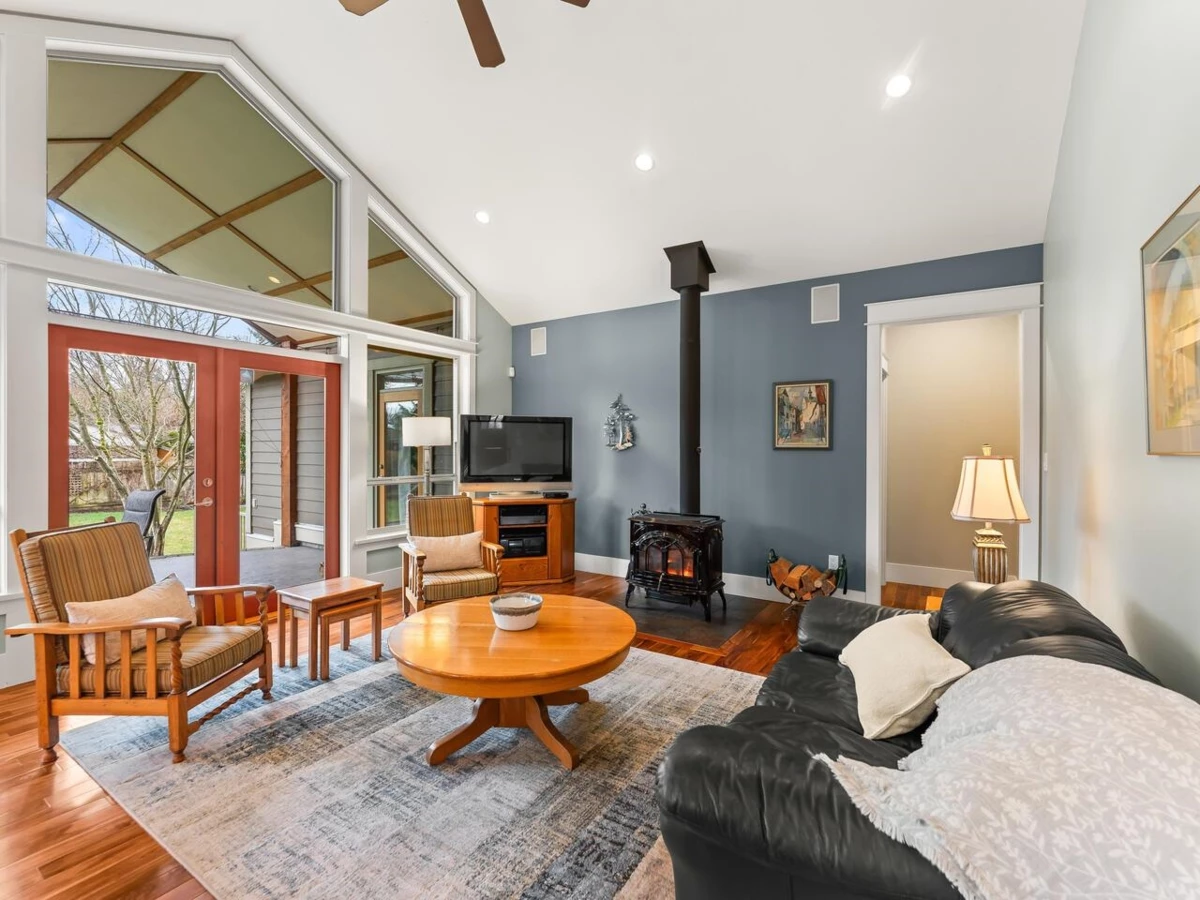 Living Room Photo of 8997 Mcallister Road, Langley, BC