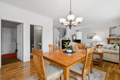 Breakfast Nook Photo of 32610 Hood Avenue, Mission, BC