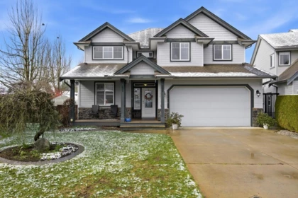 Front Yard Photo of 32610 Hood Avenue, Mission, BC