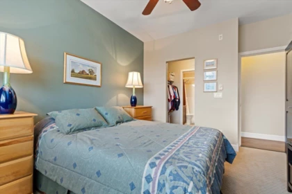 Walk-In Closet Photo of 217 46262 First Avenue, Chilliwack, BC