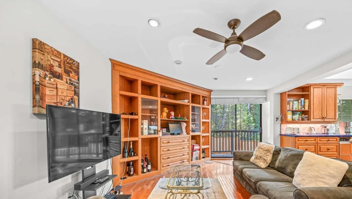 Living Room Photo of 5600 Grousewoods Place, North Vancouver, BC
